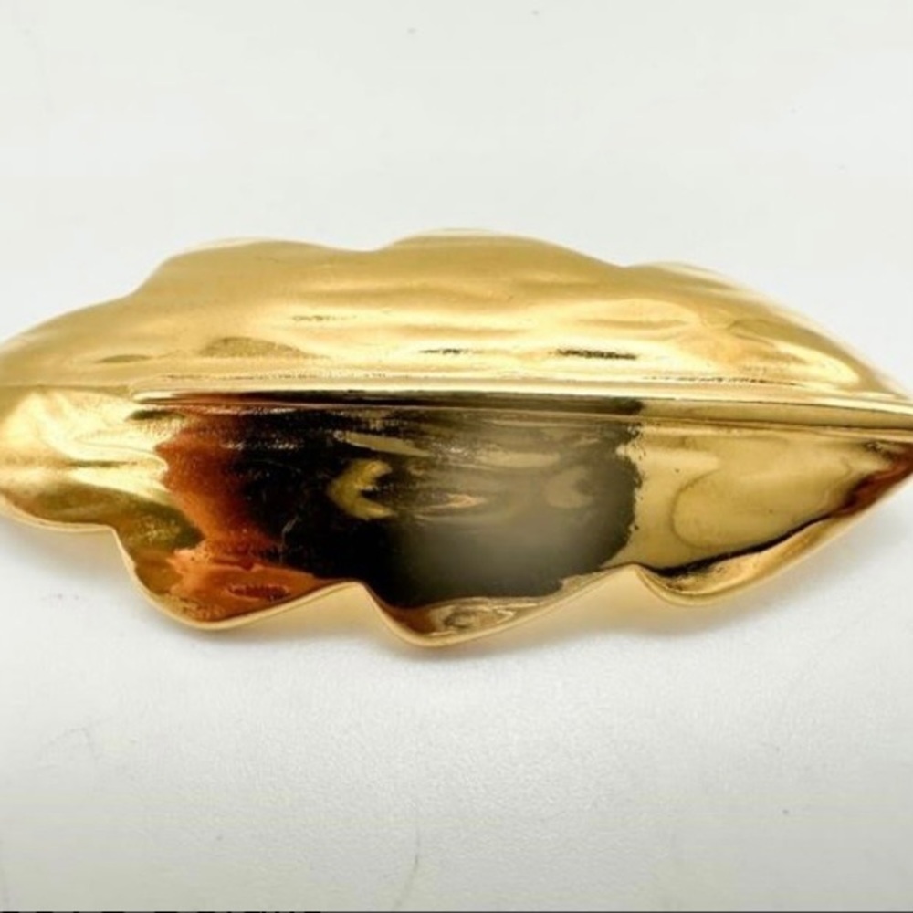 TRIFARI‎ GOLD TONE LEAF BROOCH